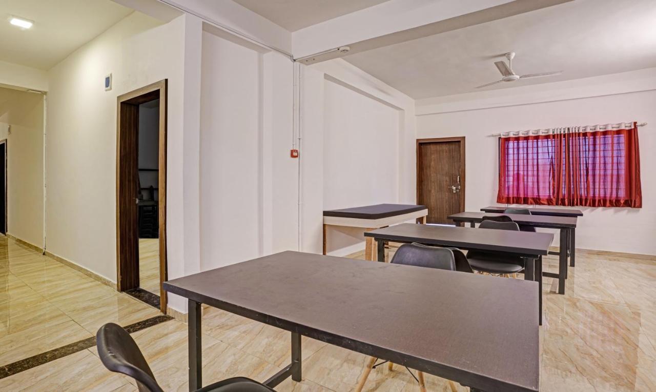 Itsy Hotels Flowers Park Nashik Dış mekan fotoğraf